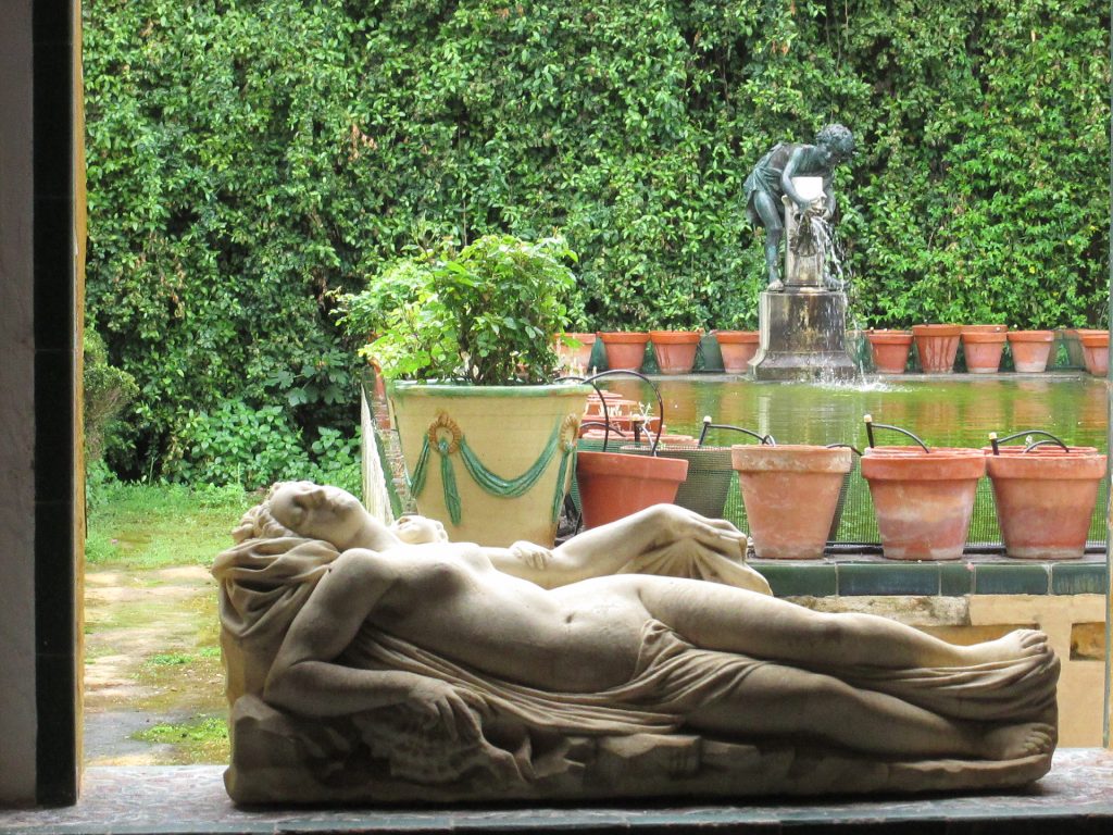 Ninfa dormida/Sleeping nymph