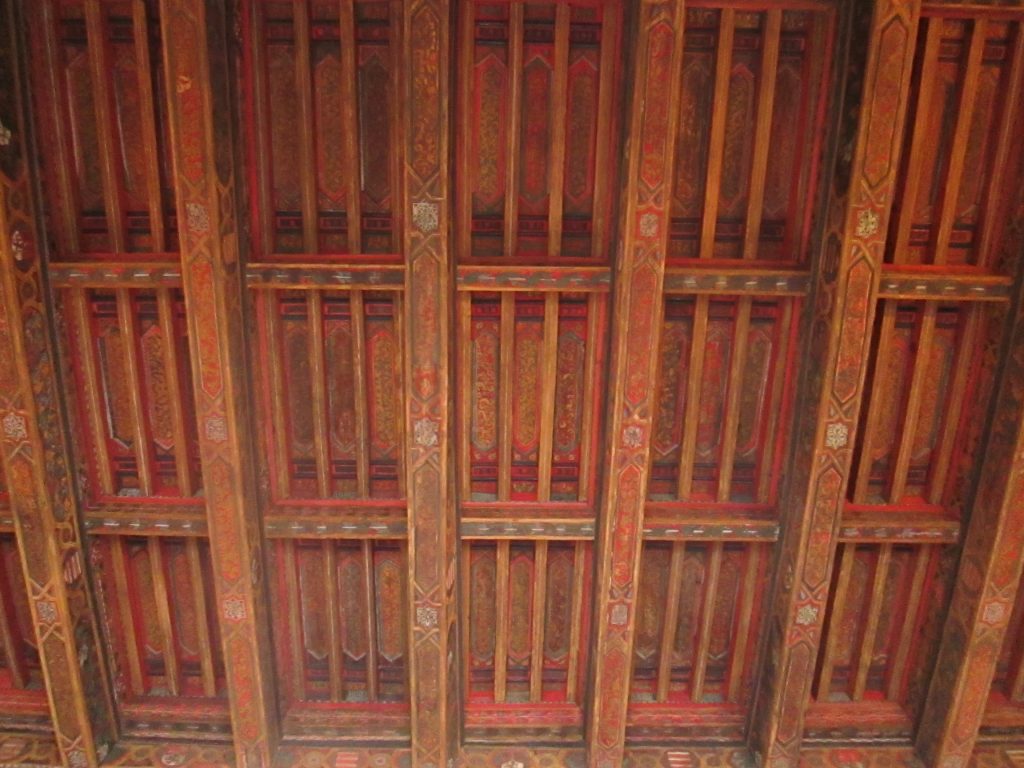 Artesonado del salón del descanso de los jueces/Coffered ceiling in the judges' rest room