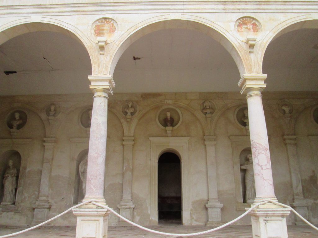 loggia baja/low loggia