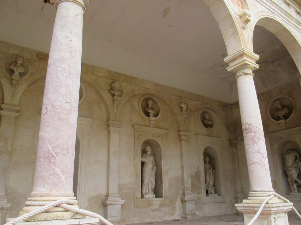 loggia baja/low loggia